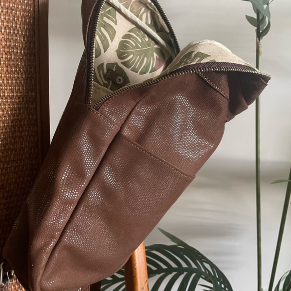 NEW Luxury Italian leather backpack - I have 1 myself - Iam a gardener lover 🌱 - Picture 3 of 6